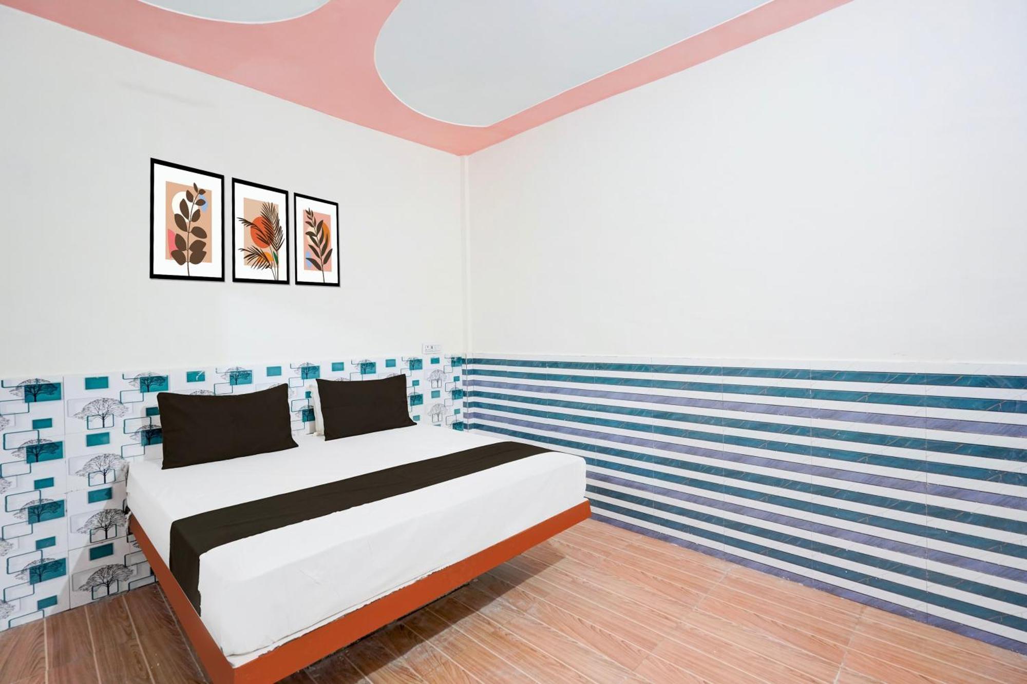 Hotel O Golden Bird Noida Exterior photo